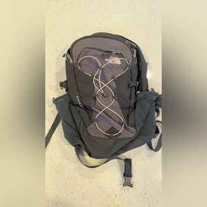 North Face Borealis Backpack
Good used condition!!